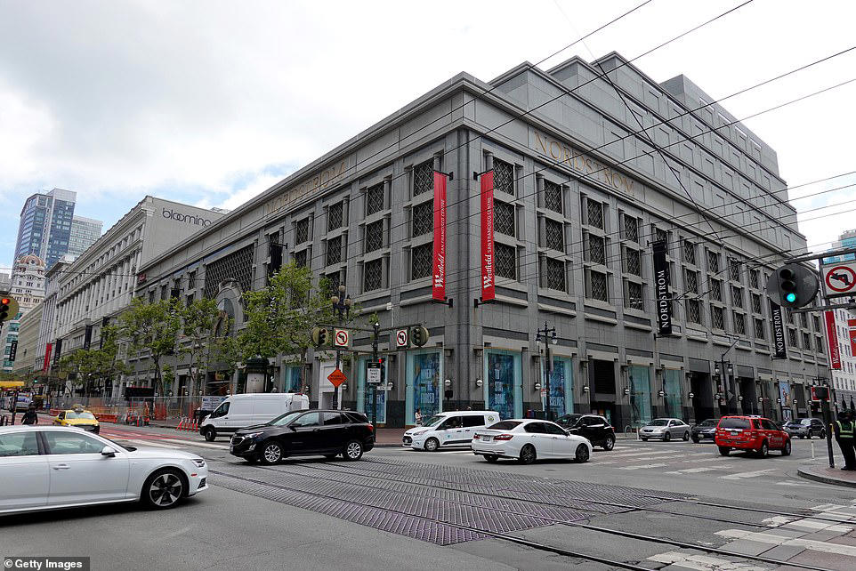 San Francisco's biggest mall loses another clothing store