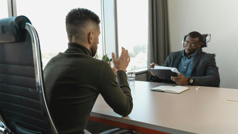 1. Go in Unprepared 1. Go in Unprepared, 2. Blunt Intentions, 3. Not Ask Questions, 4. Show Up Late, 5. Unprofessional Attire, 6. Rambling, 7. Bad Mouth Employers, 8. Curt Answers, 9. Cursing, 10. Memorizing a Script, 1. Balance Yourself, 2. Confidence, 3. Do Your Research, 4. Ask the Right Questions, 5. Mention Their Values, 6. Be Yourself, 7. Practice a Good Intro, 8. Bring Your Resume, 9. Eye Contact, 10. Send a Thank You Email