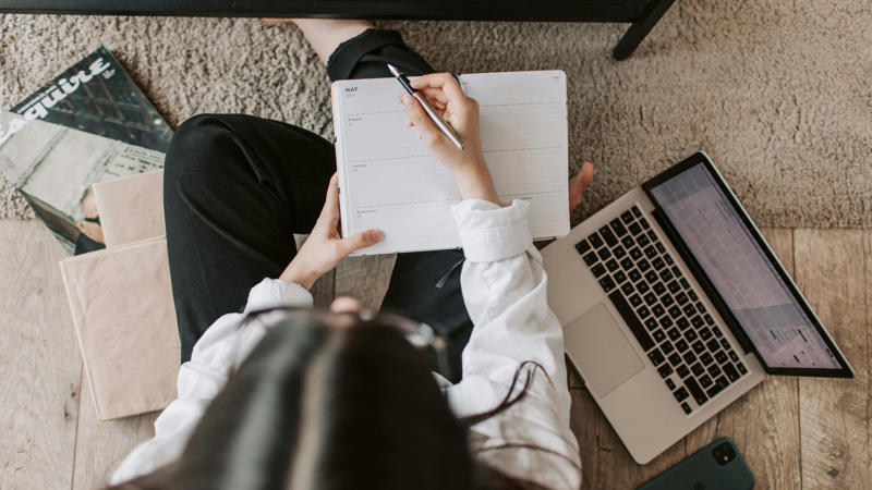 1. High Employee Turnover, 2. A Lack Of Work-Life Balance, 3. Poor Communication, 4. It's Demotivating, 5. Blame Culture, 6. Lack Of Trust, 7. Unrealistic Expectations, 8. Poor Ethics, 9. Unforgiving, 10. Lack Of Recognition, 1. Make A Work Friend, 2. Document Everything, 3. Create Firm Boundaries, 4. Avoid Office Gossip, 5. Find Ways To Detach, 6. Speak Up, 7. Seek Support, 8. Focus On Your Work, 9. Invest In Your Professional Development, 10. Stay Positive