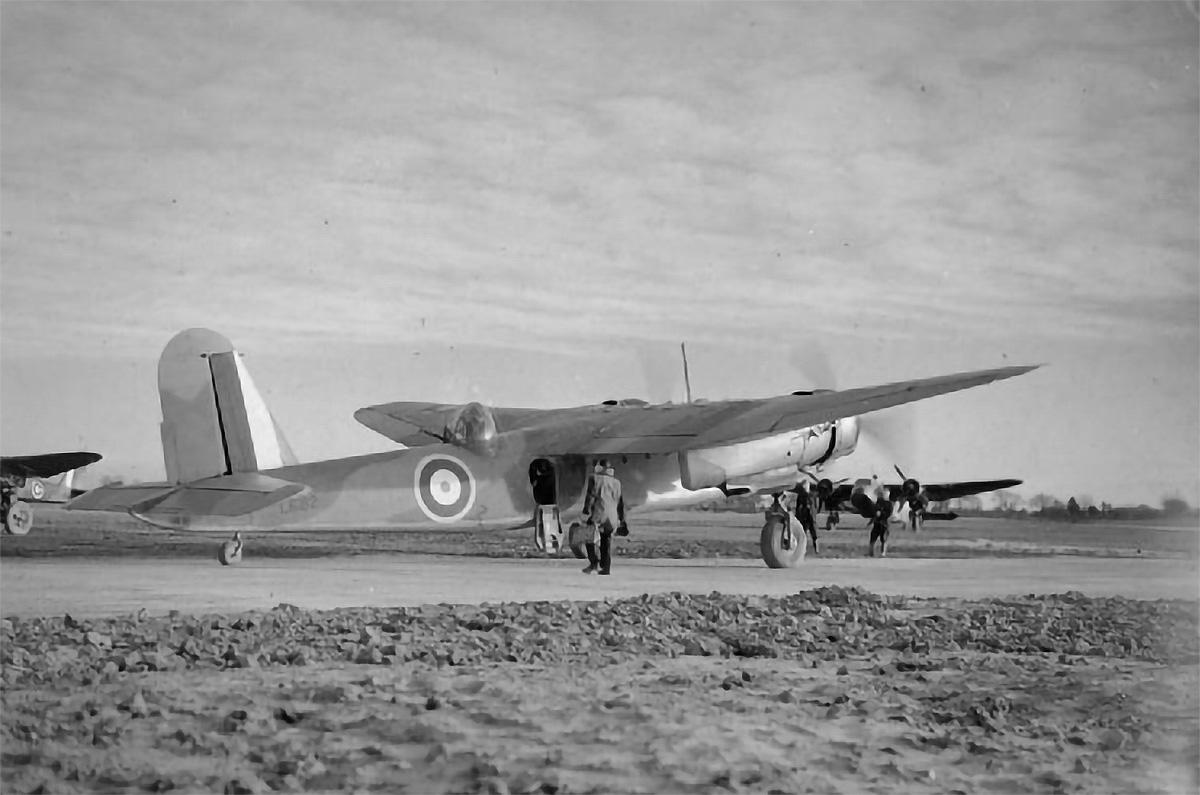 2: Blackburn Botha 10: Blackburn Beverley, 9: Supermarine Scimitar, 8: Panavia Tornado F2, 7: Gloster Javelin, 6: Blackburn Firebrand, 5: De Havilland DH.110 Sea Vixen, 4: Blackburn Roc, 3: Saunders-Roe A.36 Lerwick, 2: Blackburn Botha, 1: Blackburn TB (Twin Blackburn)