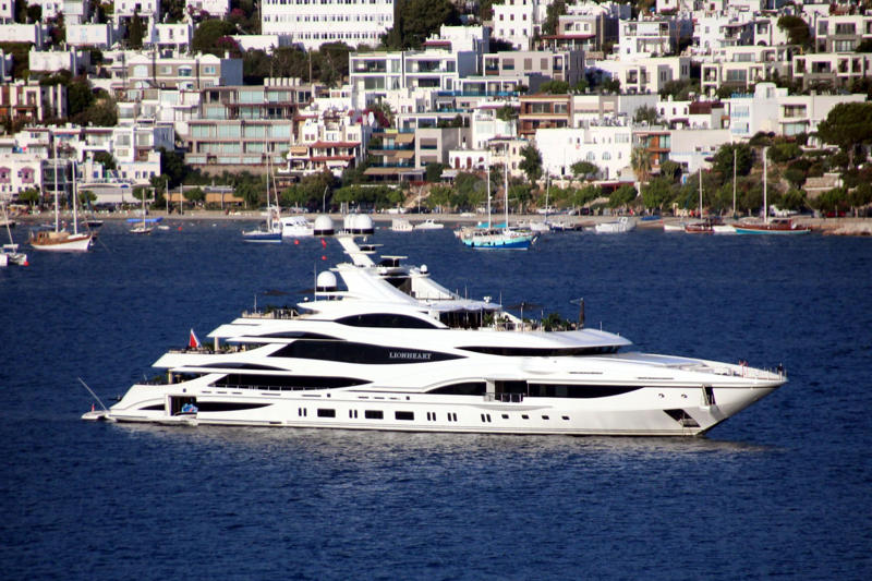 Lionheart Exclusivity on the high seas, Enjoying the ‘sweet nothingness’ while sailing..., Queen of Italy, A. Hamilton, Flying Fox, Lionheart, Al Lusail, The Rising Sun, TM Blue One, Al Mirqab, Sailing Yacht A, Infinity Nine, Triple Seven, Mayan Queen IV