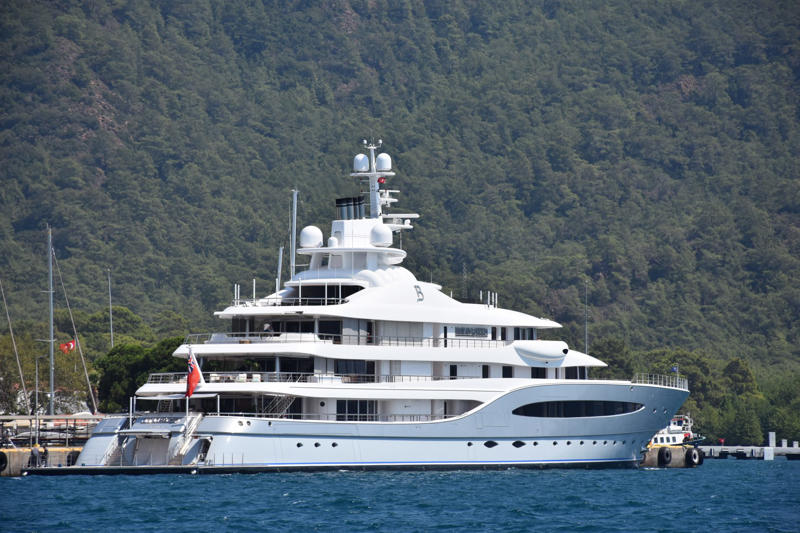 Mayan Queen IV Exclusivity on the high seas, Enjoying the ‘sweet nothingness’ while sailing..., Queen of Italy, A. Hamilton, Flying Fox, Lionheart, Al Lusail, The Rising Sun, TM Blue One, Al Mirqab, Sailing Yacht A, Infinity Nine, Triple Seven, Mayan Queen IV