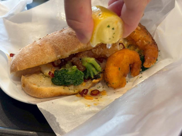 ・スタミナ切れの救世主（メシア）, ・レモンスカッシュ、見た目はほぼレモンサワー, ・焼きたてサンドで、ガーリックがガツン, ・スタミナはチャージできたが、代償もあった