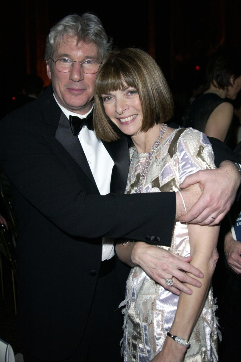 The first man on the cover Anna Wintour will no longer be editor-in-chief of Vogue, Resigns after 37 years, She is not leaving Vogue entirely, Retains her management positions, A new publishing figure, Her activities, Tennis and theatre editor, Very influential in the fashion world, Revitalised Vogue US, Important changes, The first man on the cover, 'The Devil Wears Prada', was that you?, Organiser of the MET Gala, Her role as a grandmother