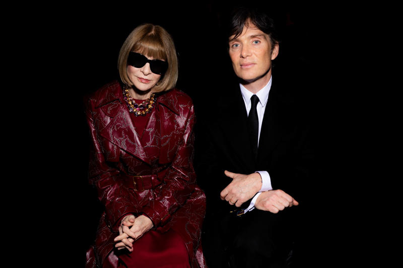 Retains her management positions Anna Wintour will no longer be editor-in-chief of Vogue, Resigns after 37 years, She is not leaving Vogue entirely, Retains her management positions, A new publishing figure, Her activities, Tennis and theatre editor, Very influential in the fashion world, Revitalised Vogue US, Important changes, The first man on the cover, 'The Devil Wears Prada', was that you?, Organiser of the MET Gala, Her role as a grandmother