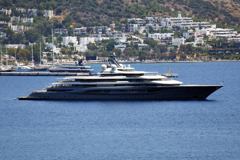 Flying Fox Exclusivity on the high seas, Enjoying the ‘sweet nothingness’ while sailing..., Queen of Italy, A. Hamilton, Flying Fox, Lionheart, Al Lusail, The Rising Sun, TM Blue One, Al Mirqab, Sailing Yacht A, Infinity Nine, Triple Seven, Mayan Queen IV