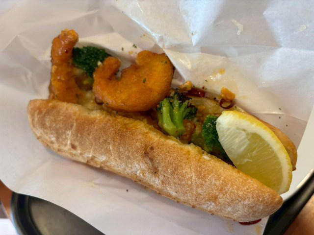 ・スタミナ切れの救世主（メシア）, ・レモンスカッシュ、見た目はほぼレモンサワー, ・焼きたてサンドで、ガーリックがガツン, ・スタミナはチャージできたが、代償もあった