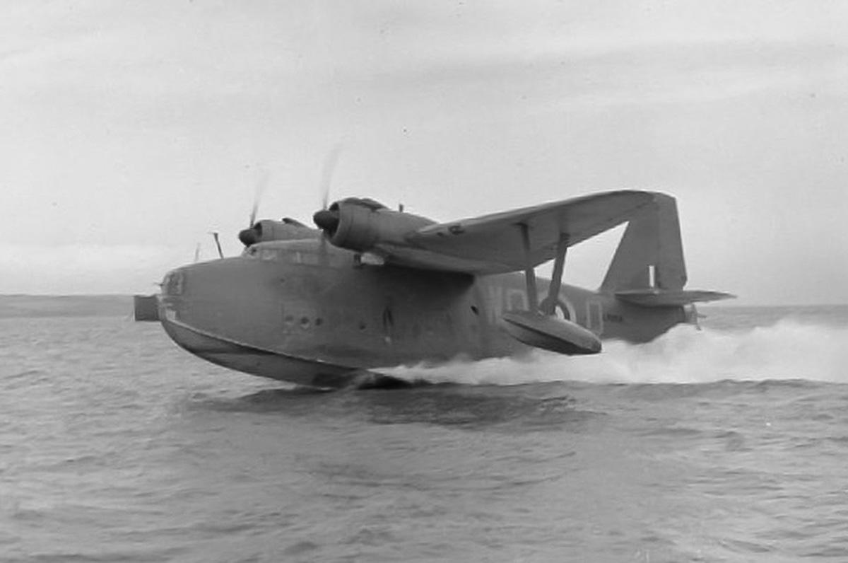 3: Saunders-Roe A.36 Lerwick 10: Blackburn Beverley, 9: Supermarine Scimitar, 8: Panavia Tornado F2, 7: Gloster Javelin, 6: Blackburn Firebrand, 5: De Havilland DH.110 Sea Vixen, 4: Blackburn Roc, 3: Saunders-Roe A.36 Lerwick, 2: Blackburn Botha, 1: Blackburn TB (Twin Blackburn)