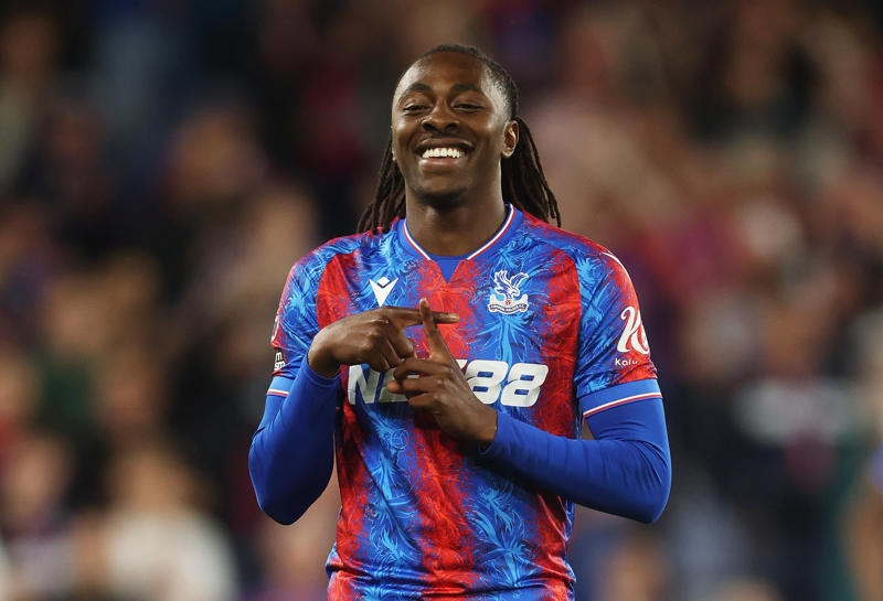 Transfer news, rumours and latest done deal, Napoli reject latest bid for Osimhen, Arsenal working on deal for Valencia defender, Man Utd optimistic of reaching Mbeumo deal, Djordje Petrovic putting finishing touches on Bournemouth move, Barcelona only want loan move for Rashford, Liverpool interested in Isak &amp; Ekitike, Arsenal still chasing Eze, Liverpool linked to Mateta, Gyokeres agreement reached with fee decided, Good morning