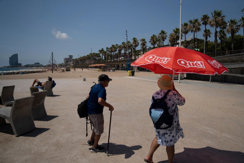 Scorching 40°C temperatures ‘will soon become the new normal for the UK’