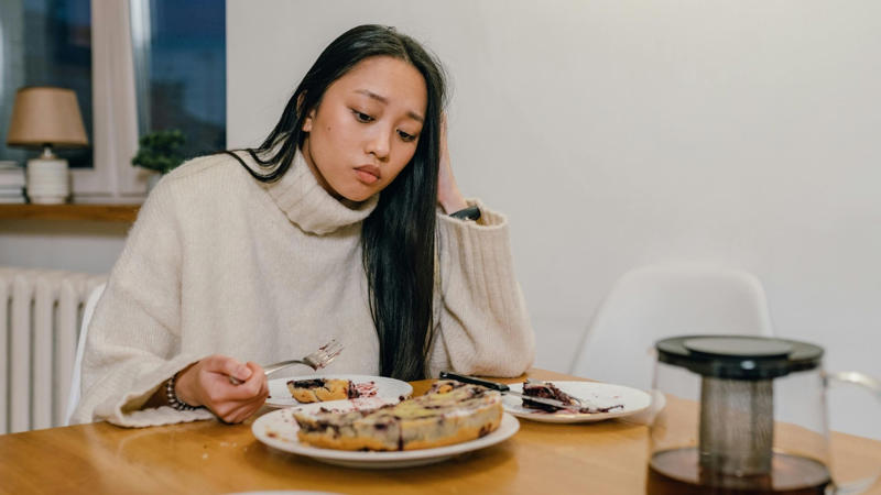 4. Your Answer Is, “I’m Afraid To Be Single Again” 1. You Justify Their Red Flags, 2. You Feel Relieved When They Cancel, 3. Conversations Feel Forced, 4. Your Answer Is, “I’m Afraid To Be Single Again”, 5. You Downplay Your Needs, 6. You Constantly Compare Your Partner To Others, 7. Your Gut Feels Uneasy, 8. They Dismiss Your Dreams, 9. You Feel More Yourself Without Them, 10. You've Stopped Hoping For More, 1. You Feel Relaxed Around Them, 2. They Support Your Growth, 3. You Handle Conflict With Respect, 4. Silence Feels Comfortable, 5. You Share Core Values, 6. You Laugh A Lot Together, 7. You Want Them In Your Wins, 8. Time Flies In Their Presence, 9. Even Hard Days Feel Easier With Them, 10. You're Your Most Authentic Self