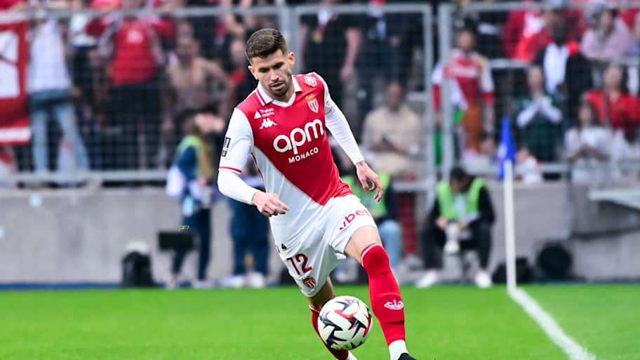 25. Lewis Hall, 24. Caio Henrique, 23. Ian Maatsen, 22. Nuno Tavares, 21. Miguel Gutiérrez, 20. Raphaël Guerreiro, 19. Destiny Udogie, 18. Andrea Cambiaso, 17. Andrew Robertson, 16. Álvaro Carreras, 15. Tino Livramento, 14. Jorrel Hato, 13. Rayan Aït-Nouri, 12. Myles Lewis-Skelly, 11. Ferland Mendy, 10. Antonee Robinson, 9. Theo Hernandez, 8. Marc Cucurella, 7. Alejandro Grimaldo, 6. Milos Kerkez, 5. Alejandro Balde, 4. Alphonso Davies, 3. Federico Dimarco, 2. Joško Gvardiol, 1. Nuno Mendes