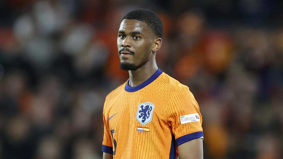 25. Lewis Hall, 24. Caio Henrique, 23. Ian Maatsen, 22. Nuno Tavares, 21. Miguel Gutiérrez, 20. Raphaël Guerreiro, 19. Destiny Udogie, 18. Andrea Cambiaso, 17. Andrew Robertson, 16. Álvaro Carreras, 15. Tino Livramento, 14. Jorrel Hato, 13. Rayan Aït-Nouri, 12. Myles Lewis-Skelly, 11. Ferland Mendy, 10. Antonee Robinson, 9. Theo Hernandez, 8. Marc Cucurella, 7. Alejandro Grimaldo, 6. Milos Kerkez, 5. Alejandro Balde, 4. Alphonso Davies, 3. Federico Dimarco, 2. Joško Gvardiol, 1. Nuno Mendes