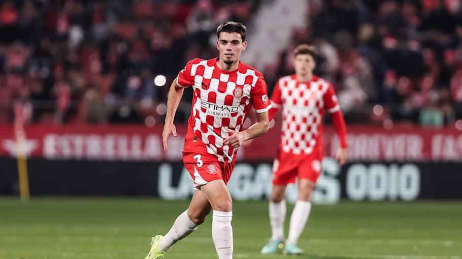 25. Lewis Hall, 24. Caio Henrique, 23. Ian Maatsen, 22. Nuno Tavares, 21. Miguel Gutiérrez, 20. Raphaël Guerreiro, 19. Destiny Udogie, 18. Andrea Cambiaso, 17. Andrew Robertson, 16. Álvaro Carreras, 15. Tino Livramento, 14. Jorrel Hato, 13. Rayan Aït-Nouri, 12. Myles Lewis-Skelly, 11. Ferland Mendy, 10. Antonee Robinson, 9. Theo Hernandez, 8. Marc Cucurella, 7. Alejandro Grimaldo, 6. Milos Kerkez, 5. Alejandro Balde, 4. Alphonso Davies, 3. Federico Dimarco, 2. Joško Gvardiol, 1. Nuno Mendes