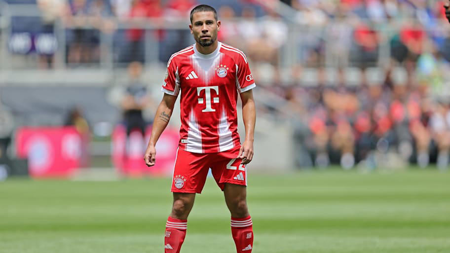 25. Lewis Hall, 24. Caio Henrique, 23. Ian Maatsen, 22. Nuno Tavares, 21. Miguel Gutiérrez, 20. Raphaël Guerreiro, 19. Destiny Udogie, 18. Andrea Cambiaso, 17. Andrew Robertson, 16. Álvaro Carreras, 15. Tino Livramento, 14. Jorrel Hato, 13. Rayan Aït-Nouri, 12. Myles Lewis-Skelly, 11. Ferland Mendy, 10. Antonee Robinson, 9. Theo Hernandez, 8. Marc Cucurella, 7. Alejandro Grimaldo, 6. Milos Kerkez, 5. Alejandro Balde, 4. Alphonso Davies, 3. Federico Dimarco, 2. Joško Gvardiol, 1. Nuno Mendes