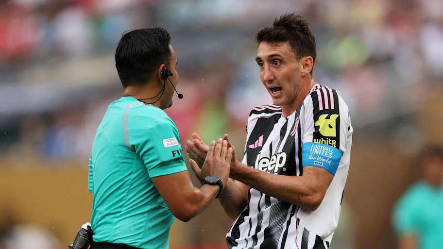 25. Lewis Hall, 24. Caio Henrique, 23. Ian Maatsen, 22. Nuno Tavares, 21. Miguel Gutiérrez, 20. Raphaël Guerreiro, 19. Destiny Udogie, 18. Andrea Cambiaso, 17. Andrew Robertson, 16. Álvaro Carreras, 15. Tino Livramento, 14. Jorrel Hato, 13. Rayan Aït-Nouri, 12. Myles Lewis-Skelly, 11. Ferland Mendy, 10. Antonee Robinson, 9. Theo Hernandez, 8. Marc Cucurella, 7. Alejandro Grimaldo, 6. Milos Kerkez, 5. Alejandro Balde, 4. Alphonso Davies, 3. Federico Dimarco, 2. Joško Gvardiol, 1. Nuno Mendes