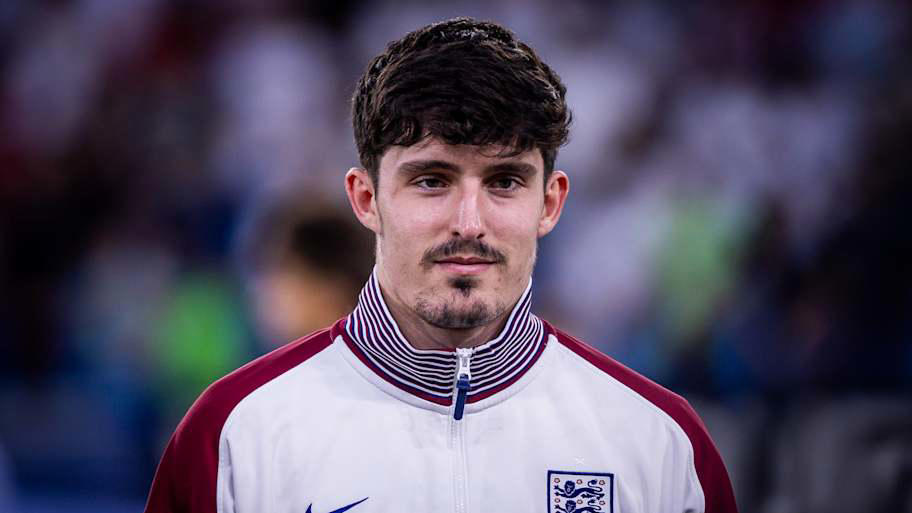 25. Lewis Hall, 24. Caio Henrique, 23. Ian Maatsen, 22. Nuno Tavares, 21. Miguel Gutiérrez, 20. Raphaël Guerreiro, 19. Destiny Udogie, 18. Andrea Cambiaso, 17. Andrew Robertson, 16. Álvaro Carreras, 15. Tino Livramento, 14. Jorrel Hato, 13. Rayan Aït-Nouri, 12. Myles Lewis-Skelly, 11. Ferland Mendy, 10. Antonee Robinson, 9. Theo Hernandez, 8. Marc Cucurella, 7. Alejandro Grimaldo, 6. Milos Kerkez, 5. Alejandro Balde, 4. Alphonso Davies, 3. Federico Dimarco, 2. Joško Gvardiol, 1. Nuno Mendes