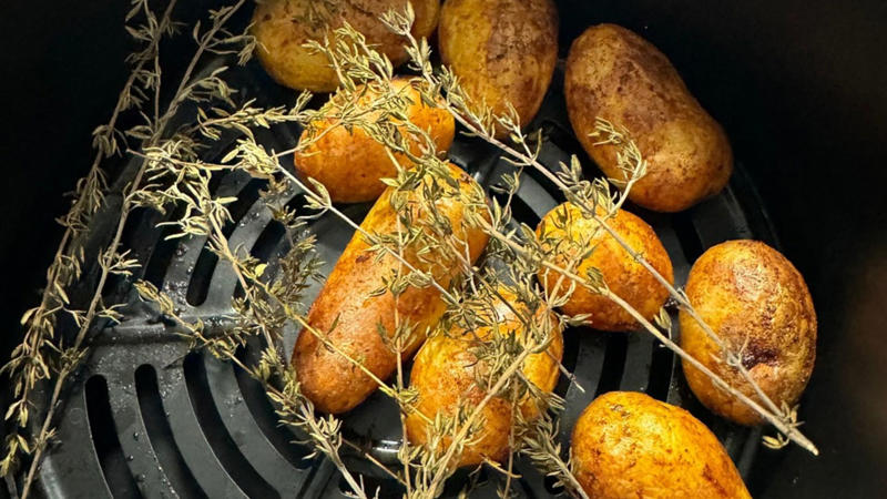 1. Choose Foods with High Water Content, 2. Fill Half Your Plate with Veggies, 3. Choose High-Protein, High-Fiber Foods, 4. Using Smaller Bowls &amp; Plates, 5. Have More Soup, 6. Add Protein Powder, 7. Choose Foods You Can Chew, 8. Prep Ahead, 9. Cook Smarter, 10. Eat Mindfully &amp; Intuitively, 1. Berries, 2. Watermelon, 3. Cauliflower, 4. Zucchini, 5. Chicken Breast, 6. Cottage Cheese, 7. Greek Yogurt, 8. Popcorn, 10. Fish