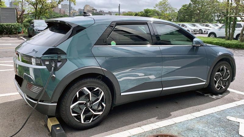 10. Automakers Launching EV-Only Brands 1. EV Sales Surpassed 14 Million Units Globally In 2023, 2. Tesla Model Y Became The World’s Best-Selling Car, 3. Norway Reached Over 90% EV Market Share, 4. Charging Stations Now Outnumber Gas Stations In Key Cities, 5. California To Ban New Gas Car Sales By 2035, 6. Legacy Automakers Shifting Billions Toward EV Lineups, 7. EVs Now Cheaper To Maintain Than Gas Cars, 8. 1 In 5 Cars Sold In China Is Fully Electric, 9. EV Tax Credits Driving Record Adoption In The U.S., 10. Automakers Launching EV-Only Brands, 1. Global Gas Car Fleet Still Over 1.3 Billion Vehicles, 2. Gas Car Infrastructure Still Dominates Rural And Developing Areas, 3. Used Gas Cars Still Outsell Used EVs By 4 To 1, 4. Gas Trucks And SUVs Remain Top Sellers In The U.S., 5. Oil Companies Investing In Synthetic Fuels For Gas Cars, 6. Motorsport: F1 And NASCAR Still Rely Exclusively On Gas Engines, 7. Gas Cars Have Longer Driving Range In Most Real-World Scenarios, 8. Millions Of Drivers Live Where EV Charging Is Impractical, 9. Classic Car Culture Still Centered Around Internal Combustion, 10. Global Gasoline Demand Still Rising In Many Emerging Markets