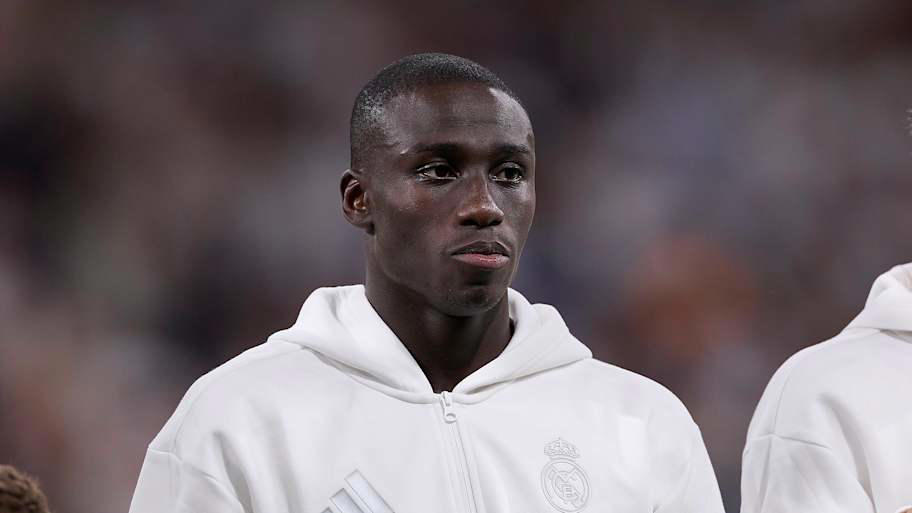 25. Lewis Hall, 24. Caio Henrique, 23. Ian Maatsen, 22. Nuno Tavares, 21. Miguel Gutiérrez, 20. Raphaël Guerreiro, 19. Destiny Udogie, 18. Andrea Cambiaso, 17. Andrew Robertson, 16. Álvaro Carreras, 15. Tino Livramento, 14. Jorrel Hato, 13. Rayan Aït-Nouri, 12. Myles Lewis-Skelly, 11. Ferland Mendy, 10. Antonee Robinson, 9. Theo Hernandez, 8. Marc Cucurella, 7. Alejandro Grimaldo, 6. Milos Kerkez, 5. Alejandro Balde, 4. Alphonso Davies, 3. Federico Dimarco, 2. Joško Gvardiol, 1. Nuno Mendes