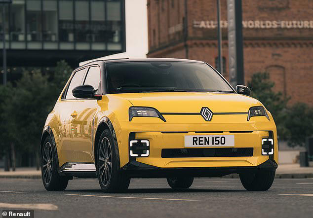 What is the Electric Car Grant?, How does the Electric Car Grant work? , Car industry welcomes EV purchase incentive , Five of the best EVs likely eligible for the grant, 1. Renault 5 E-Tech - from £19,245, 2. Nissan Leaf - from circa £26,250, 3. Citroen e-C3 - from £18,345, 4. Kia EV3 - from £29,255, 5 Skoda Elroq - from £27,760