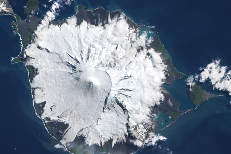 Heard Island: Australia's forgotten volcano Beyond WiFi: A journey to nowhere, Ascension: A strategic base in the middle of the Atlantic, Gough Island: The albatross haven, Pitcairn: Reality show with 18th century DNA, Kerguelen: Perpetual blizzard version, Heard Island: Australia's forgotten volcano, Tonga: Royalty in the middle of the Pacific, Easter Island: Civilization without context, Macquarie: Penguins with an Australian passport, Socotra: An alien without special effects