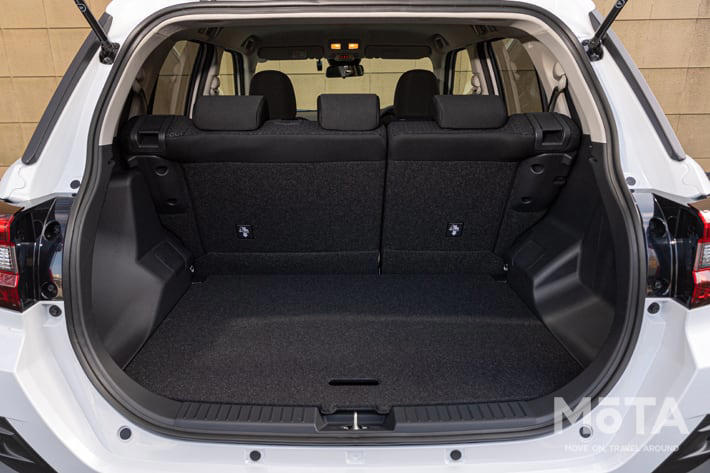 アウトドアにおすすめなSUV「5つのポイント」とは, ポイント1：大容量のラゲッジスペース（荷室）, ポイント2：快適な乗り心地と燃費性能, ポイント3：悪路も安心の走破性, ポイント4：あると便利な給電機能, ポイント5：納得できる価格, 積載力高く燃費が良い：トヨタ カローラクロス, クラストップレベルの広大な荷室, 安定した走りと優れた燃費, 全車にアクセサリーコンセントを装着可能, コンパクトで安く使いやすい：トヨタ ライズ／ダイハツ ロッキー, コンパクトながら驚きの積載力, 普段使いから悪路までこなす走行性能, ハイブリッド車はアクセサリーコンセントが選択可能, 2種類のパワーユニットと選びやすい価格, 高い悪路走破性が自慢：スバル クロストレック, アクティブに使えるタフな荷室, スバル独自のAWDで悪路に強い, 選べる2つのハイブリッドシステム, アクセサリーコンセント設定あり, 多彩なシートアレンジが魅力：ホンダ ヴェゼル, アイデア次第で広がる積載性, スタイリッシュさと走破性を両立, 燃費の良いハイブリッドが人気, アクセサリーコンセント設定なし, バランスのよい優等生：トヨタ ヤリスクロス, 工夫満載の使いやすい荷室, 選べる4WDと安心の運転支援, トップクラスの低燃費と選びやすい価格, ハイブリッド車はアクセサリーコンセントが選択可能, 各車種特徴・推しポイントまとめ・比較表, 車種の特徴と推しポイントまとめ, 価格・スペック比較