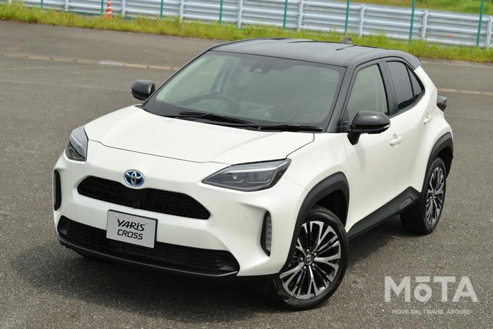 アウトドアにおすすめなSUV「5つのポイント」とは, ポイント1：大容量のラゲッジスペース（荷室）, ポイント2：快適な乗り心地と燃費性能, ポイント3：悪路も安心の走破性, ポイント4：あると便利な給電機能, ポイント5：納得できる価格, 積載力高く燃費が良い：トヨタ カローラクロス, クラストップレベルの広大な荷室, 安定した走りと優れた燃費, 全車にアクセサリーコンセントを装着可能, コンパクトで安く使いやすい：トヨタ ライズ／ダイハツ ロッキー, コンパクトながら驚きの積載力, 普段使いから悪路までこなす走行性能, ハイブリッド車はアクセサリーコンセントが選択可能, 2種類のパワーユニットと選びやすい価格, 高い悪路走破性が自慢：スバル クロストレック, アクティブに使えるタフな荷室, スバル独自のAWDで悪路に強い, 選べる2つのハイブリッドシステム, アクセサリーコンセント設定あり, 多彩なシートアレンジが魅力：ホンダ ヴェゼル, アイデア次第で広がる積載性, スタイリッシュさと走破性を両立, 燃費の良いハイブリッドが人気, アクセサリーコンセント設定なし, バランスのよい優等生：トヨタ ヤリスクロス, 工夫満載の使いやすい荷室, 選べる4WDと安心の運転支援, トップクラスの低燃費と選びやすい価格, ハイブリッド車はアクセサリーコンセントが選択可能, 各車種特徴・推しポイントまとめ・比較表, 車種の特徴と推しポイントまとめ, 価格・スペック比較