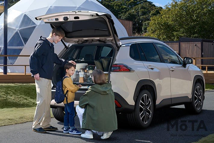 アウトドアにおすすめなSUV「5つのポイント」とは, ポイント1：大容量のラゲッジスペース（荷室）, ポイント2：快適な乗り心地と燃費性能, ポイント3：悪路も安心の走破性, ポイント4：あると便利な給電機能, ポイント5：納得できる価格, 積載力高く燃費が良い：トヨタ カローラクロス, クラストップレベルの広大な荷室, 安定した走りと優れた燃費, 全車にアクセサリーコンセントを装着可能, コンパクトで安く使いやすい：トヨタ ライズ／ダイハツ ロッキー, コンパクトながら驚きの積載力, 普段使いから悪路までこなす走行性能, ハイブリッド車はアクセサリーコンセントが選択可能, 2種類のパワーユニットと選びやすい価格, 高い悪路走破性が自慢：スバル クロストレック, アクティブに使えるタフな荷室, スバル独自のAWDで悪路に強い, 選べる2つのハイブリッドシステム, アクセサリーコンセント設定あり, 多彩なシートアレンジが魅力：ホンダ ヴェゼル, アイデア次第で広がる積載性, スタイリッシュさと走破性を両立, 燃費の良いハイブリッドが人気, アクセサリーコンセント設定なし, バランスのよい優等生：トヨタ ヤリスクロス, 工夫満載の使いやすい荷室, 選べる4WDと安心の運転支援, トップクラスの低燃費と選びやすい価格, ハイブリッド車はアクセサリーコンセントが選択可能, 各車種特徴・推しポイントまとめ・比較表, 車種の特徴と推しポイントまとめ, 価格・スペック比較