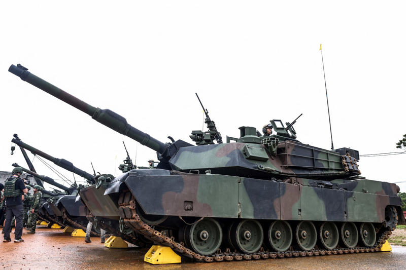 Tanks Can Taiwan stand up to Beijing alone?, China could try to take Taiwan in 2027, What happens in a one-on-one struggle?, Answer the Asian-Pacific’s hardest questions, An important note about the data, Personnel, Artillery pieces, Aircraft Carriers, Destroyers, Frigates, Landing Ships/ transport docks, Submarines, Fighter Jets, Bombers/ Attack Jets