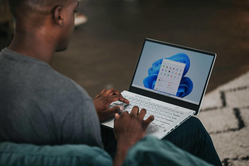 Battery Life: Look for real-world usage time, not just ‘claimed’ hours. A 6–8 hour battery is ideal for students and remote workers.