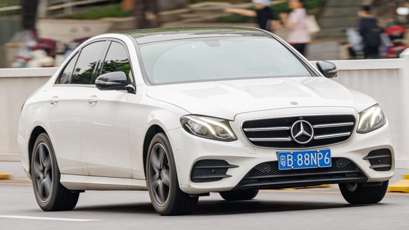 3. Mercedes-Benz E-Class 1. Tesla Model S, 2. BMW 7 Series, 3. Mercedes-Benz E-Class, 4. Audi A8, 5. Ford Escape, 6. Hyundai Sonata, 7. Lincoln Navigator, 8. Toyota Prius, 9. Nissan Rogue, 10. Volvo XC60, 11. Lexus LS, 12. Genesis GV80, 13. Volkswagen ID.4, 14. Chevrolet Equinox, 15. Cadillac CT5, 16. Kia Sportage, 17. Land Rover Range Rover, 18. Porsche Cayenne, 19. Peugeot 3008, 20. Skoda Superb