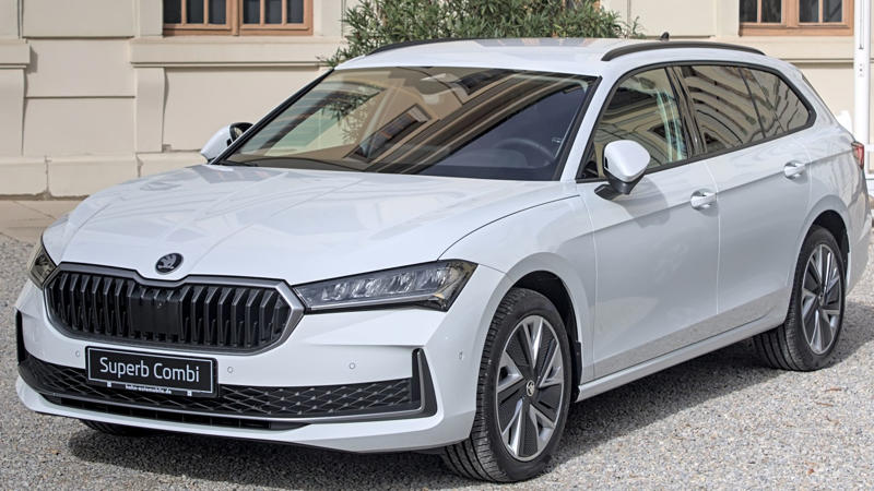 20. Skoda Superb 1. Tesla Model S, 2. BMW 7 Series, 3. Mercedes-Benz E-Class, 4. Audi A8, 5. Ford Escape, 6. Hyundai Sonata, 7. Lincoln Navigator, 8. Toyota Prius, 9. Nissan Rogue, 10. Volvo XC60, 11. Lexus LS, 12. Genesis GV80, 13. Volkswagen ID.4, 14. Chevrolet Equinox, 15. Cadillac CT5, 16. Kia Sportage, 17. Land Rover Range Rover, 18. Porsche Cayenne, 19. Peugeot 3008, 20. Skoda Superb