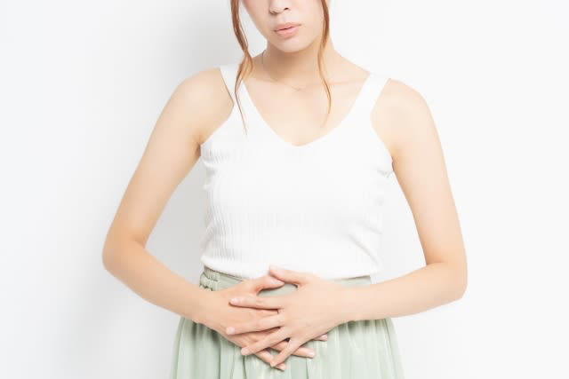 美肌・むくみ・お通じにうれしい！食べるインナーケア習慣, 寒天は、腸活にぴったりなスーパーフード, 内臓が冷えると、腸が疲れやすくなる？, 「ちょうぷるゼリー」の秘密。ファイトケミカル＋寒天の力, 「ちょうぷるゼリー」のレシピ（2人分）, 食後に「おなかのハンズケア」で仕上げの一手を, 夏の腸活は、“食べる”＋“動かす”のWケアで