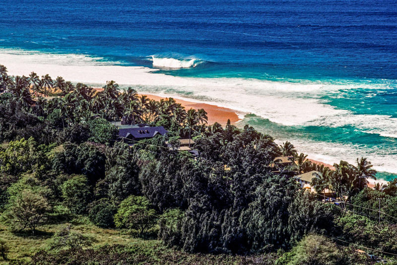 Ehukai Beach Park, Hawaii Cape Tribulation, Australia, Playa Zipolite, Mexico, Morecambe Bay, United Kingdom, Myrtle Beach, South Carolina, Chowpatty Beach, India, Fraser Island, Australia, Amazon Beaches, South America, Northern Territory, Australia, Ehukai Beach Park, Hawaii
