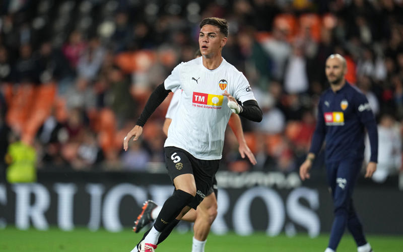 Latest transfer news headlines, King pens new Fulham deal, Irankunda completes Watford medical, Staniforth pens new Villa deal, Leeds reach Stach agreement, Arias set for Wolves medical, Chelsea make Rogers 'top target', Liverpool advance on Ekitike, West Ham register Tavernier interest, Juve hold Rashford interest, Roma bid for Rios, Sunderland eyeing midfielders, Garnacho's Premier League preference, Sunderland ready Mundle contract, Man Utd set Antony price tag, Liverpool in pole for Rodrygo, Real consider Vinicius sale, Liverpool make Ekitike approach, Man Utd eye stunning swap, Man Utd Mbeumo pursuit stalls, Fresh Gyokeres twist, Mac Allister turns down Bayern, Juventus pushing for Sancho, Milan interest in Mateta, Barcelona's new No10, Chelsea leading Hato race, Update on Liverpool pursuit of Isak, Man United keen on shock Chelsea swap, Sheringham: Rashford does not deserve Barcelona, Fulham keen on Nelson, Palace open to Trossard plus cash for Eze, United view sell-on clauses as possible PSR strategy, Man Utd lead Everton in Douglas Luiz race, City interested in Ter Stegen as Ederson replacement, Newcastle and Brighton consider £50m-rated Antony, Bellingham out for three months after surgery, Three Premier League sides eye Garnacho, Oriol Romeu to be released by Barca, Duran misses first day at Fenerbahce, Watford land Kjerrumgaard, Chelsea target shock Barcelona swoop, Messi finalising new Miami deal, Chelsea make O'Reilly enquiry, West Ham move for Harwood-Bellis, Miami closing in on De Paul, United must sell before they can meet Mbeumo asking price, Luongo on trial at Millwall, Marseille advance on Weah, Done deal! Bournemouth complete Petrovic move, Liverpool 'toying' with the idea of double striker spend, Watkins on Newcastle shortlist, Strasbourg close in on Chelsea pair, Real Madrid 'admire' Cole Palmer, Sunderland face competition for Granit Xhaka, Marseille close in on legend's son, Nottingham Forest drop fresh Gibbs-White hint, Graham Potter eyes City man, Aston Villa look to United for Rashford replacement, Moyes eyes Soucek reunion, United set for academy fire sale, No plans for Nico O'Reilly to leave City, Leeds look to Bundesliga reinforcements, Ashley Young to return to Watford?, Longstaff set for Leeds medical, Luis Diaz 'open' to Liverpool exit, More on Hutchinson, Palmeiras to spend Club World Cup prize money on Richarlison, Brentford bids for Hutchinson rejected, Madueke announcement imminent, Strasbourg set to take on Chelsea pair, Alexander Isak: Liverpool transfer plan emerges 'as £150m Newcastle star encourages bid', Nwaneri agrees four-year Arsenal extension, Chelsea still interested in Garnacho, Brentford trigger Hutchinson release clause, Liverpool consider shock Rashford deal, West Ham consider Elliott move, Luis Diaz tells Liverpool he wants to leave after Bayern bid rejected, Newcastle respond to Liverpool's Isak approach, Saudis make Nunez approach, Arsenal plotting bid for Eze, Sporting reject Arsenal's latest Gyokeres offer, Man Utd interest in Jackson, Nunez to Napoli off, Bayern to rival Arsenal for Eze, Juve nearing Conceicao in blow for Man Utd, Barrenchea set for Benfica, Leeds to sign Longstaff, Atletico to sign Almada, Nwaneri new deal at final stages, Leicester appoint Cifuentes, Man Utd hold 'concrete' interest in Estupinan, Wolves flop set for Brugge, West Ham sign Diouf, Boro consider Ings, Lucca set for Napoli