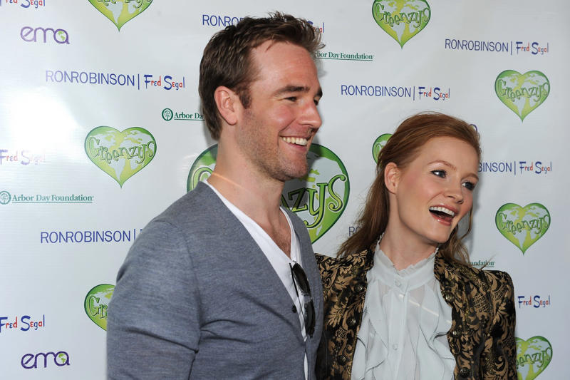 Second time was the charm Do you remember James Van Der Beek?, Mass phenomenon, I was aiming to be an athlete but..., Great debut, Dawson arrived and with him came fame, The peak of his career, First marriage, Second time was the charm, The big announcement, Family comes first, Five more!, 'What you want most is to take care of your children', Five miscarriages, Learning from the hardships, Very active on social media, And the job?, His best role: being a dad, The 'Stifler syndrome'