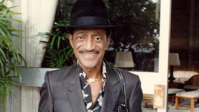 11. Sammy Davis Jr. 1. Wolfgang Amadeus Mozart, 2. Thomas Jefferson, 3. Edgar Allan Poe, 4. Oscar Wilde, 5. Friedrich Nietzsche, 6. Nikola Tesla, 7. Benedict Arnold, 8. Bela Lugosi, 9. Judy Garland, 10. Bram Stoker, 11. Sammy Davis Jr., 12. Herman Melville, 13. Vincent van Gogh, 14. Franz Kafka, 15. Emily Dickinson, 16. H.P. Lovecraft, 17. Antonio Vivaldi, 18. John Keats, 19. Emily Brontë, 20. Michael Jackson