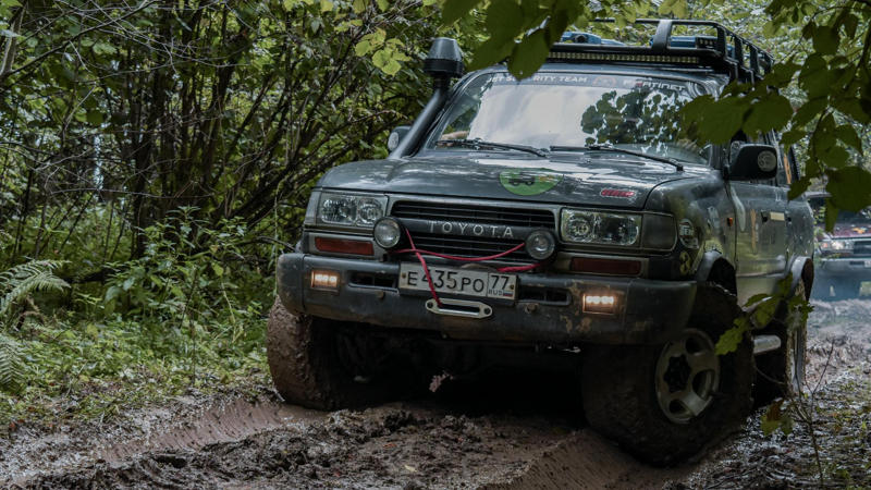 1. Jeep Wrangler Rubicon, 2. Toyota Land Cruiser, 3. Ford Bronco (Badlands or Wildtrak Trim), 4. Land Rover Defender 110, 5. Toyota 4Runner TRD Pro, 6. Ram 2500 Power Wagon, 7. Mercedes-Benz G-Class (G550 or AMG G63), 8. Chevrolet Colorado ZR2, 9. Suzuki Jimny, 10. Lexus GX 460 (with Off-Road Package), 11. Nissan Armada, 12. GMC Sierra AT4X, 13. Ford F-150 Raptor, 14. Toyota Tacoma TRD Off-Road / TRD Pro, 15. Jeep Gladiator Mojave, 16. Isuzu D-Max (Global Model), 17. Mitsubishi Pajero, 18. Rivian R1T, 19. Subaru Outback Wilderness, 20. Volkswagen Amarok (New Gen)