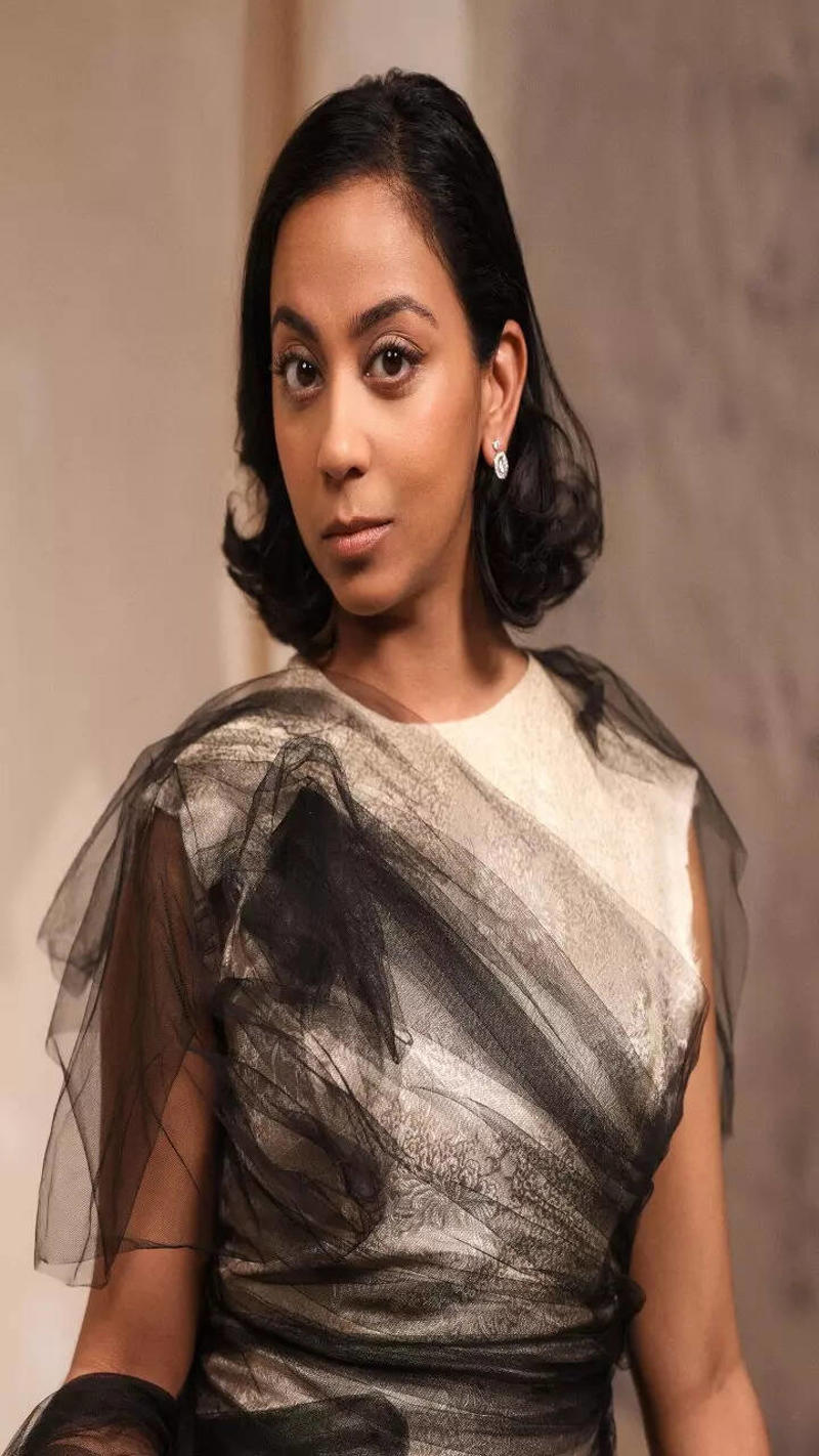 Anjana Vasan 7 Tamil-origin actresses dominating Hollywood, Simone Ashley, Charithra Chandran, Maitreyi Ramakrishnan, Anjana Vasan, Poorna Jagannathan, Mindy Kaling, Geraldine Viswanathan