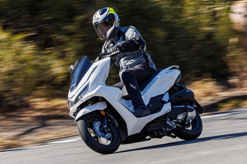 ホンダ「PCX」インプレ（太田安治）, ホンダ「PCX」カラー・人気投票, ホンダ「PCX」ライディングポジション・足つき性, ホンダ「PCX」各部装備・ディテール解説, ホンダ「PCX」主なスペック・燃費・製造国・価格, ホンダ「PCX」関連のおすすめ記事