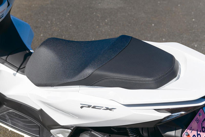 ホンダ「PCX」インプレ（太田安治）, ホンダ「PCX」カラー・人気投票, ホンダ「PCX」ライディングポジション・足つき性, ホンダ「PCX」各部装備・ディテール解説, ホンダ「PCX」主なスペック・燃費・製造国・価格, ホンダ「PCX」関連のおすすめ記事