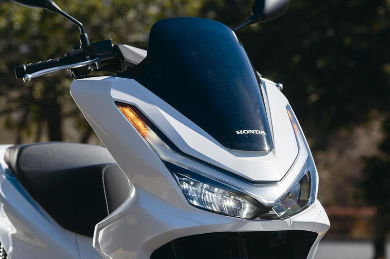 ホンダ「PCX」インプレ（太田安治）, ホンダ「PCX」カラー・人気投票, ホンダ「PCX」ライディングポジション・足つき性, ホンダ「PCX」各部装備・ディテール解説, ホンダ「PCX」主なスペック・燃費・製造国・価格, ホンダ「PCX」関連のおすすめ記事