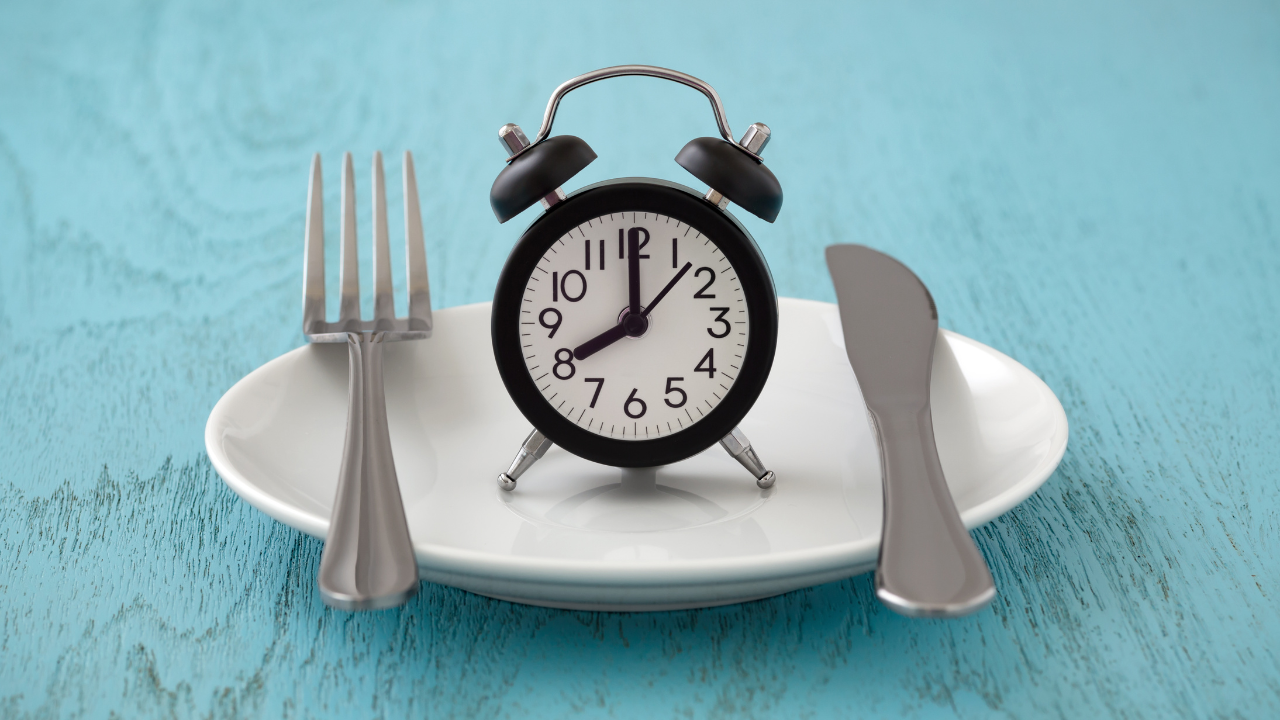 Let hunger breathe, and practice intermittent fasting 7 tips for longevity, Skipped the smoke, skipped the risk, Chose zero alcohol, and stuck with it, Treated exercise like a lifeline, not a task, Let hunger breathe, and practice intermittent fasting, Avoided meat since age 20, not just a trend, Treated sugar as a guest, not a resident, Embraced simplicity, and removed the fat