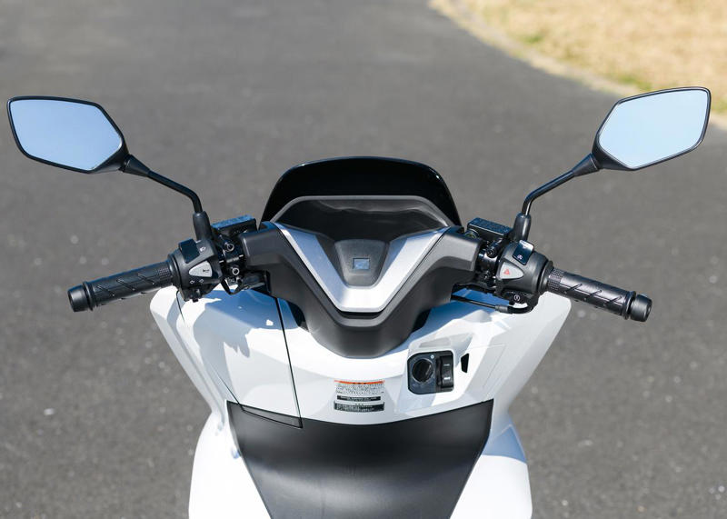 ホンダ「PCX」インプレ（太田安治）, ホンダ「PCX」カラー・人気投票, ホンダ「PCX」ライディングポジション・足つき性, ホンダ「PCX」各部装備・ディテール解説, ホンダ「PCX」主なスペック・燃費・製造国・価格, ホンダ「PCX」関連のおすすめ記事