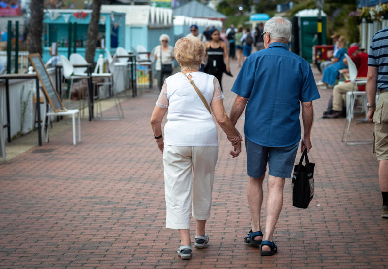 Ready to retire abroad? These countries offer retirement visas What should you consider?, Retiring in Portugal, How is the minimum income calculated?, Retiring in Spain, Citizenship challenges, Visa duration, Retiring in Thailand, Retiring in Ecuador, Retiring in Argentina, Argentina's rich culture, Retiring in Costa Rica, Extraordinary nature, Retiring in Panama