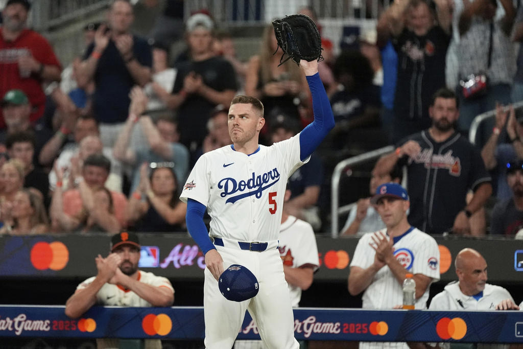 What was the score?, In earlier action, Heat on the mound, Robot umpire debuts