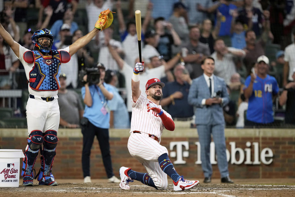 What was the score?, In earlier action, Heat on the mound, Robot umpire debuts