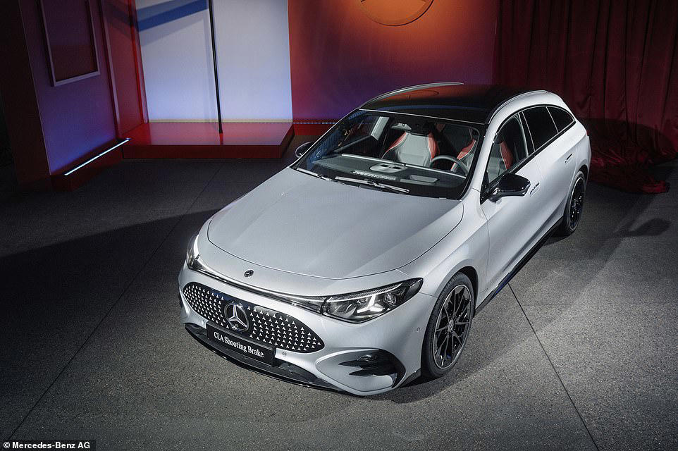 Mercedes reveals its new electric estate 1. It has an enormous panoramic roof, 2. Space race, 3. It will exclusive be an EV... to begin with, 4. Physical switches return with a 'Superscreen', 5. Say hi to AI