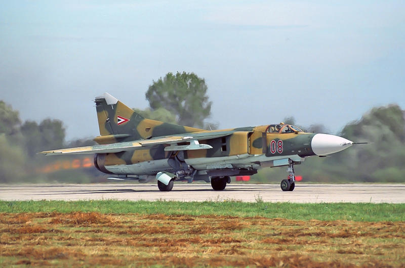 10: Tupolev Tu-116, 9: Sukhoi Su-7, 8: Lavochkin LaGG-3, 7: Silvanskii IS, 6: Mikoyan-Gurevich MiG-23MS, 5: Antonov An-10, 4: Tupolev Tu-144, 3: Yakovlev Yak-38, 2: Sukhoi Su-2 (1937), 2: Sukhoi Su-2, 1: Kalinin K-7